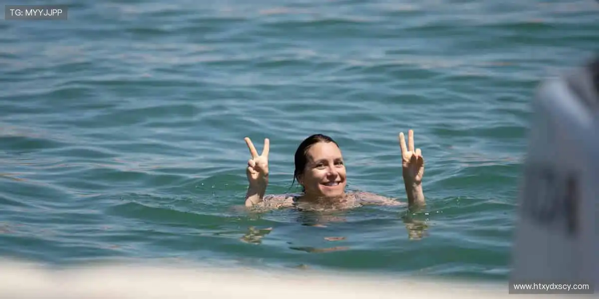 👟潮流装备，个性定制！从球鞋到球衣，打造专属你的运动风格！🎾